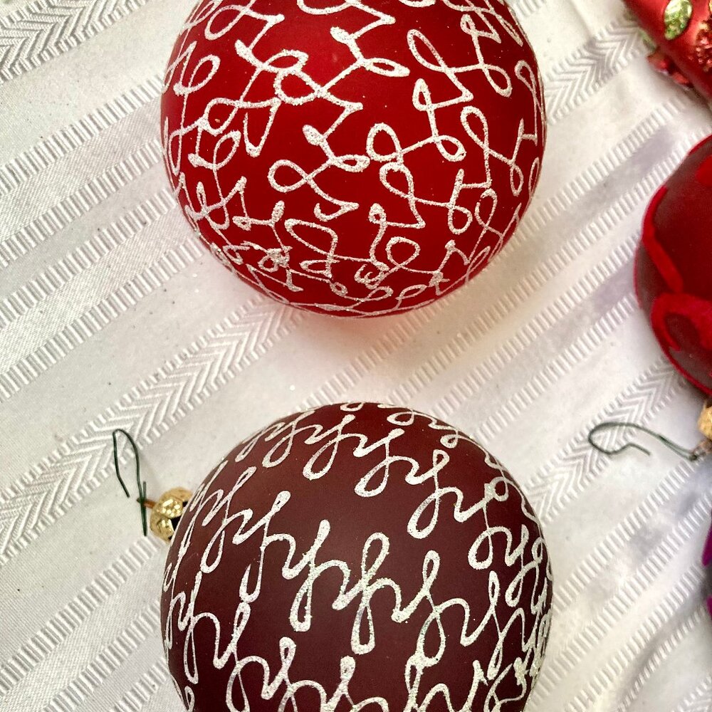 Vintage Pier Imports Glass & Glitter Christmas Ornaments – Set of 2 (Red/Purple)